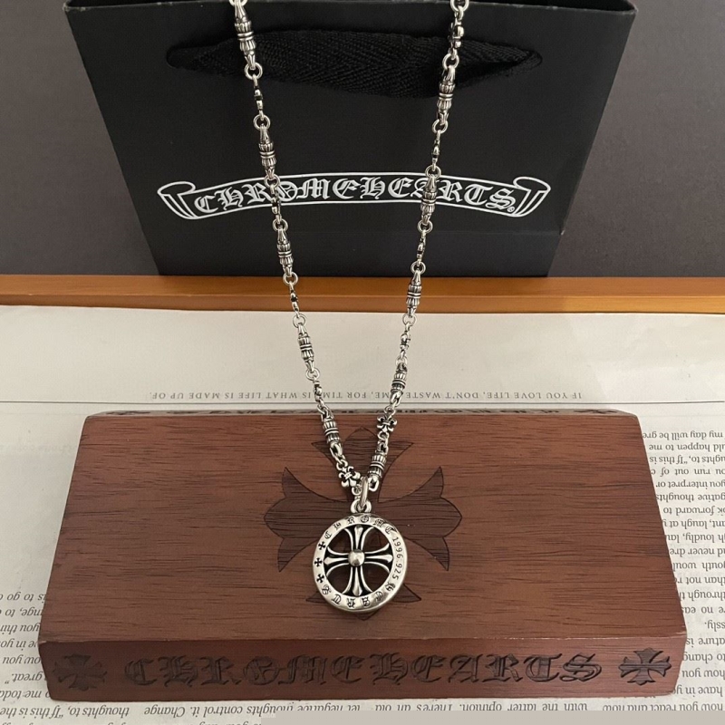 Ch**me He**ts necklaces